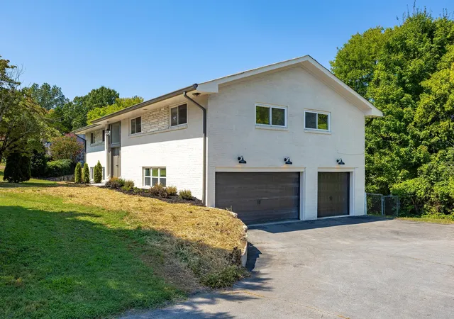 Photo 2 of Single family home for sale at 1031 Panorama Dr, Chattanooga, TN 37421 | MLS# 1542097 | Listing updated on 2026-09-03