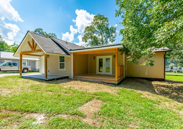 Photo 4 of Single family home for sale at 709 Foster Ml Dr, La Fayette, GA 30728 | MLS# 1542175 | Listing updated on 2026-09-30