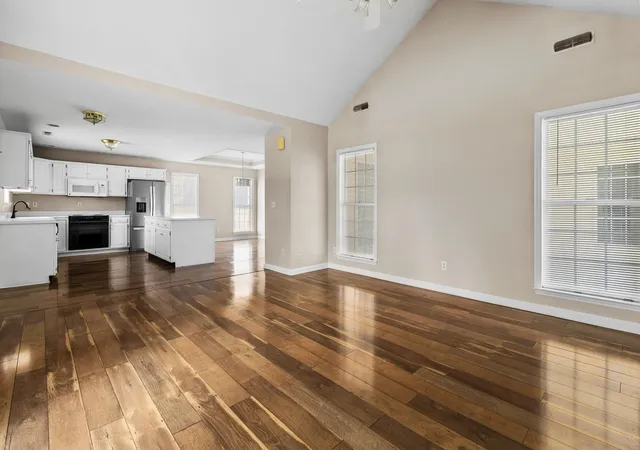 Photo 2 of Single family home for sale at 2059 Igou Xing Dr, Chattanooga, TN 37421 | MLS# 1542134 | Listing updated on 2026-09-13