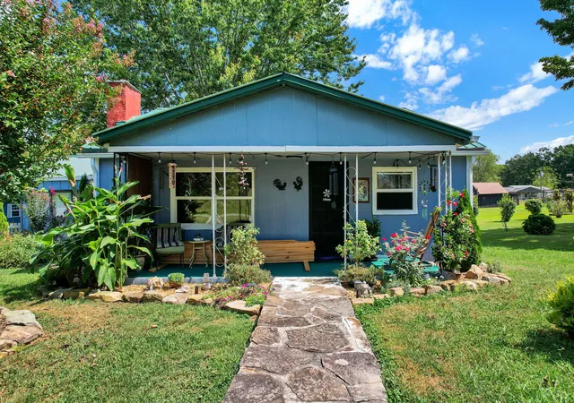Photo 1 of Single family home for sale at 6870 Highway 108, Whitwell, TN 37397 | MLS# 1542246 | Listing updated on 2026-09-10