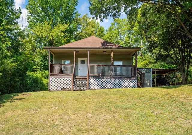 Single family home for sale at 1021 N Main St, Whitwell, TN 37397 | MLS# 1542157
