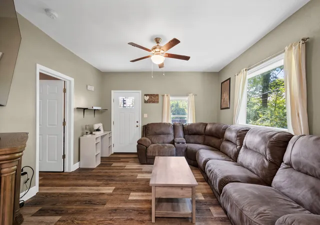 Photo 1 of Single family home for sale at 1021 N Main St, Whitwell, TN 37397 | MLS# 1542157 | Listing updated on 2026-09-11
