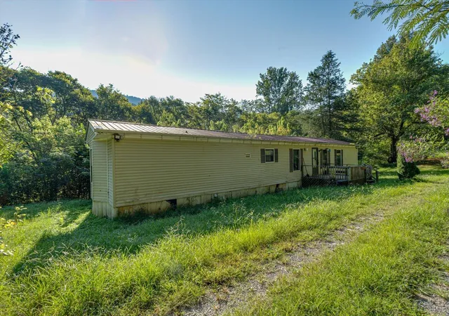 Photo 1 of Single family home for sale at 245 School Ln, South Pittsburg, TN 37380 | MLS# 1542306 | Listing updated on 2026-09-06