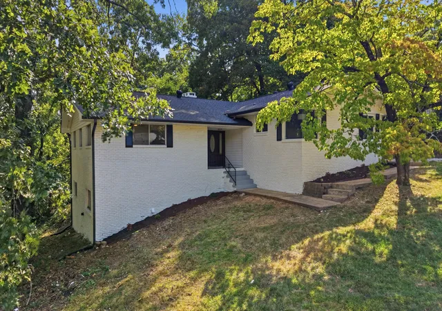 Photo 2 of Single family home for sale at 410 Paragon Dr, Chattanooga, TN 37415 | MLS# 1542521 | Listing updated on 2026-09-11