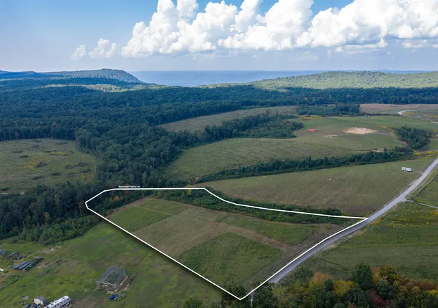 Photo 3 of House for sale at 1343 Hidden Hills Dr, Graysville, TN 37338 | MLS# 1542164 | Listing updated on 2026-09-05