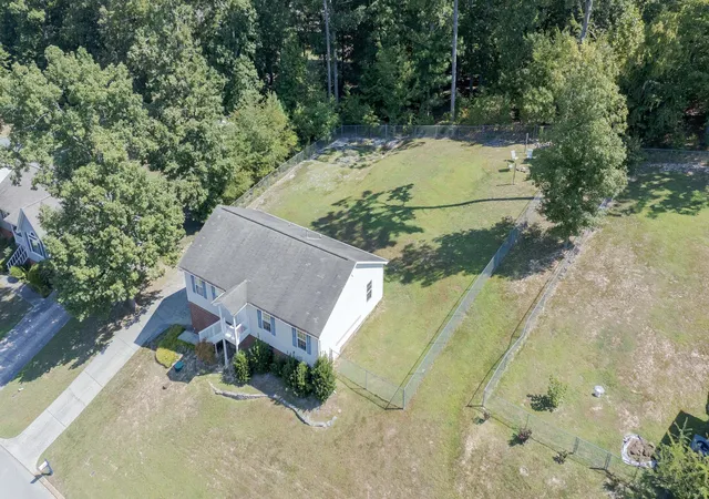 Photo 3 of Single family home for sale at 13215 Emerald Crk Cir, Soddy Daisy, TN 37379 | MLS# 1542258 | Listing updated on 2026-09-05