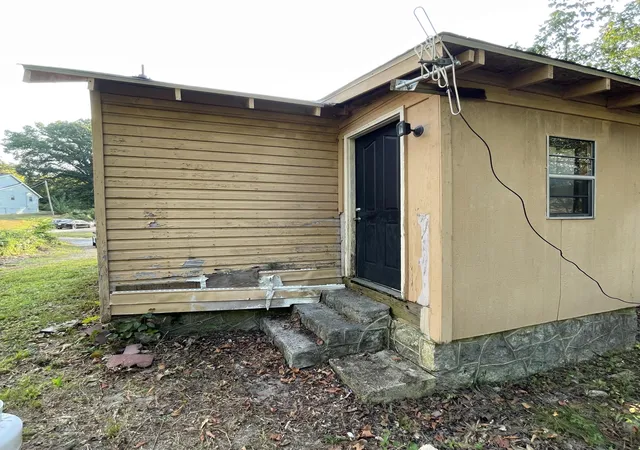 Photo 3 of Sale Pending at 145 Chestnut St, Rossville, GA 30741 | MLS# 1542489 | Listing updated on 2026-10-11