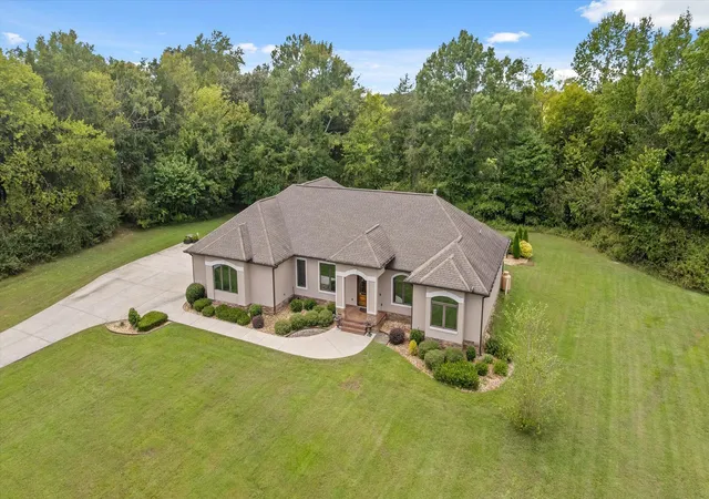 Photo 1 of Single family home for sale at 230 W Nickajack Rd, Ringgold, GA 30736 | MLS# 1542515 | Listing updated on 2026-09-14