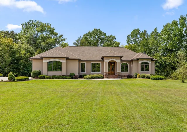 Photo 3 of Single family home for sale at 230 W Nickajack Rd, Ringgold, GA 30736 | MLS# 1542515 | Listing updated on 2026-09-14