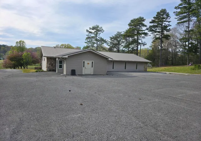 Photo 2 of Single family home for sale at 195 Ashley Ln, Rossville, GA 30741 | MLS# 1542354 | Listing updated on 2026-09-08