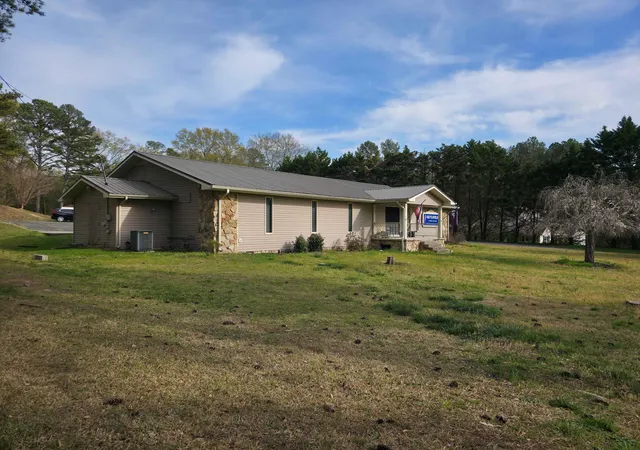 Photo 3 of Single family home for sale at 195 Ashley Ln, Rossville, GA 30741 | MLS# 1542354 | Listing updated on 2026-09-08