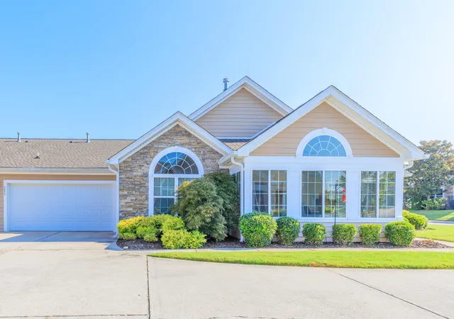 Listing Photo 5 - Condo for sale in building located at 2433 Baskette Wy, Chattanooga, TN 37421 - Unit #2433