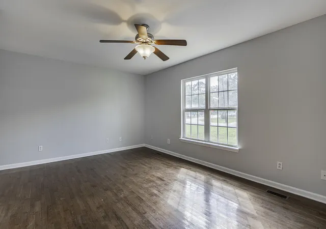 Photo 3 of Single family home for sale at 1614 Truman Ave, Chattanooga, TN 37412 | MLS# 1542337 | Listing updated on 2026-09-07