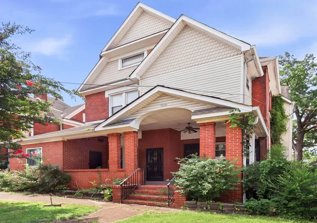 Photo 1 of Single family home for sale at 908 E Martin Luther King Blvd, Chattanooga, TN 37403 | MLS# 1542369 | Listing updated on 2026-09-08