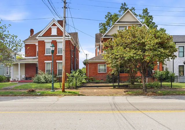 Photo 15 of Multi family home for sale at 910 E Martin Luther King Blvd, Chattanooga, TN 37403 | MLS# 1542372 | Listing updated on 2026-09-08