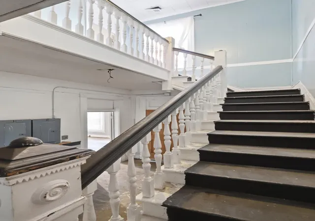 Listing Photo 3 - Condo for sale in building located at 910 E Martin Luther King Blvd, Chattanooga, TN 37403