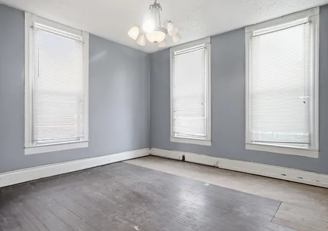 Listing Photo 4 - Condo for sale in building located at 910 E Martin Luther King Blvd, Chattanooga, TN 37403