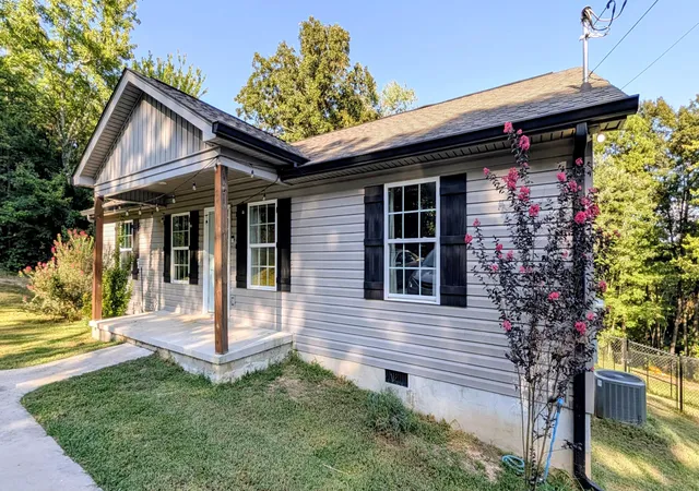 Photo 3 of Single family home for sale at 462 Sagamore Dr, Tunnel Hill, GA 30755 | MLS# 1542384 | Listing updated on 2026-09-08