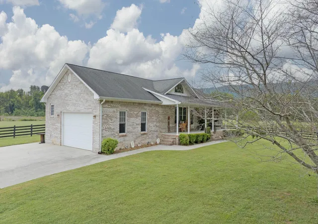 Photo 2 of Single family home for sale at 493 Sandtown Rd, Spring City, TN 37381 | MLS# 1542487 | Listing updated on 2026-09-09