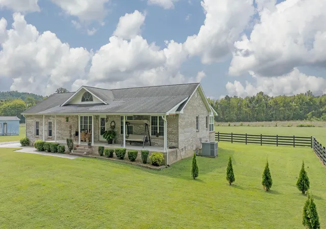 Photo 3 of Single family home for sale at 493 Sandtown Rd, Spring City, TN 37381 | MLS# 1542487 | Listing updated on 2026-09-09