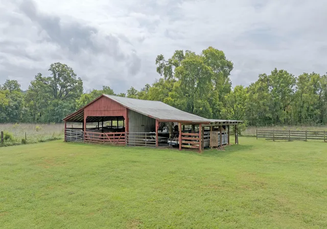Photo 4 of Single family home for sale at 493 Sandtown Rd, Spring City, TN 37381 | MLS# 1542487 | Listing updated on 2026-09-09