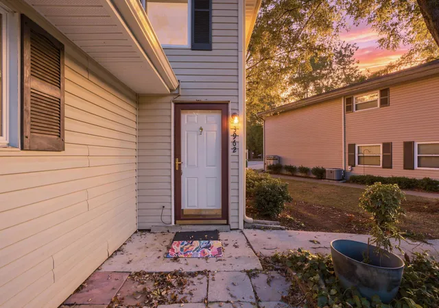 Listing Photo 3 - Condo for sale in building located at 3962 N Quail Ln, Chattanooga, TN 37415