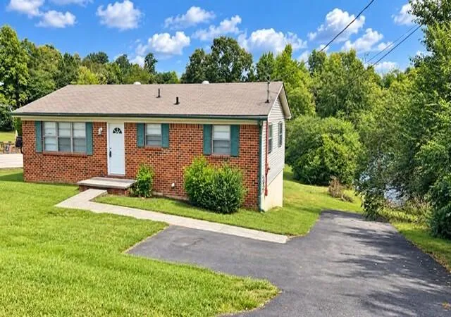 Photo 2 of Single family home for sale at 1645 Falcon Dr Se, Cleveland, TN 37323 | MLS# 1542394 | Listing updated on 2026-09-25