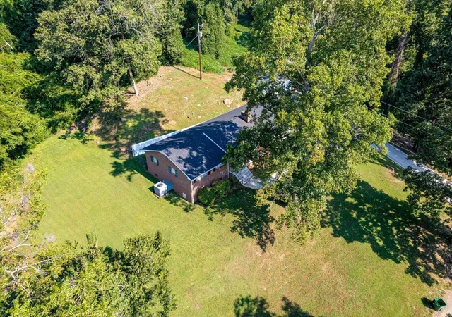 Photo 3 of Single family home for sale at 1000 Laurel Ave, South Pittsburg, TN 37380 | MLS# 1542408 | Listing updated on 2026-09-08