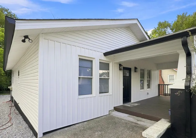 Single family home for sale at 210 S Moore Rd, Chattanooga, TN 37411 | MLS# 1542439