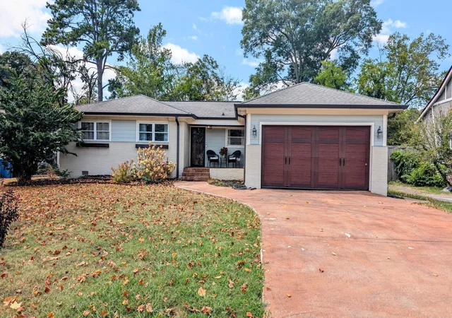 Photo 2 of Single family home for sale at 17 S Tuxedo Ave, Chattanooga, TN 37411 | MLS# 1542426 | Listing updated on 2026-09-11