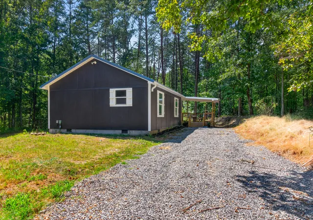 Photo 3 of Single family home for sale at 307 N Flora St, La Fayette, GA 30728 | MLS# 1542569 | Listing updated on 2026-09-17