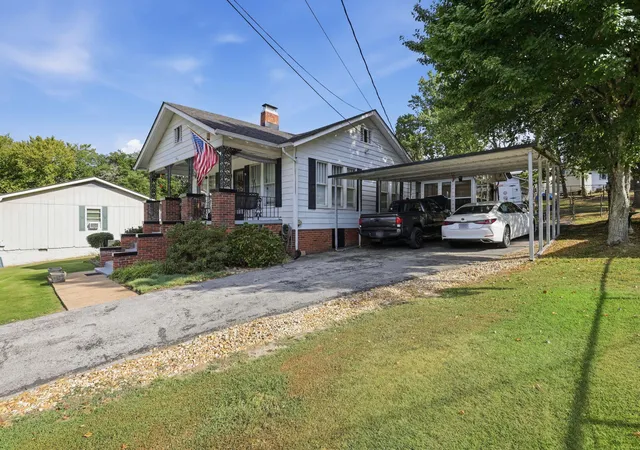 Photo 3 of Single family home for sale at 1214 John Ross Rd, Chattanooga, TN 37412 | MLS# 1542591 | Listing updated on 2026-09-18