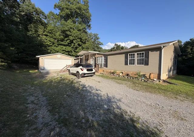 Photo 1 of Sale Pending at 7600 Hunters Ridge Way, Knoxville, TN 37914 | MLS# 1542843 | Listing updated on 2026-10-23