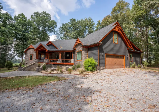 Photo 1 of Mansion for sale at 150 County Rd 1034, Rainsville, AL 35986 | MLS# 1543290 | Listing updated on 2026-10-16