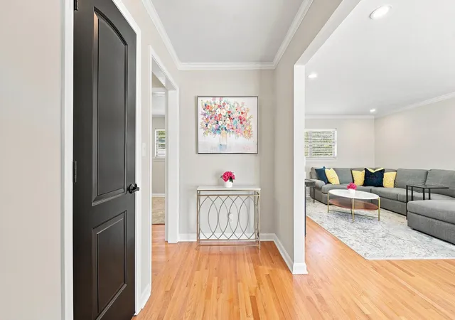 Photo 3 of Single family home for sale at 617 Melville Ave, Chattanooga, TN 37412 | MLS# 1542651 | Listing updated on 2026-09-16