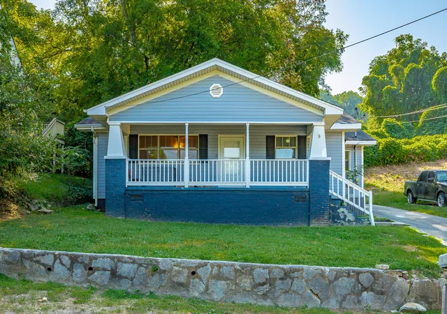 Photo 1 of Single family home for sale at 3906 14th Avenue, Chattanooga, TN 37407 | MLS# 1542462 | Listing updated on 2026-09-09