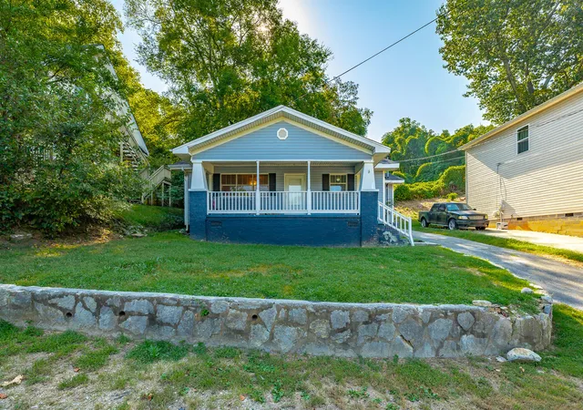 Photo 4 of Single family home for sale at 3906 14th Avenue, Chattanooga, TN 37407 | MLS# 1542462 | Listing updated on 2026-09-09