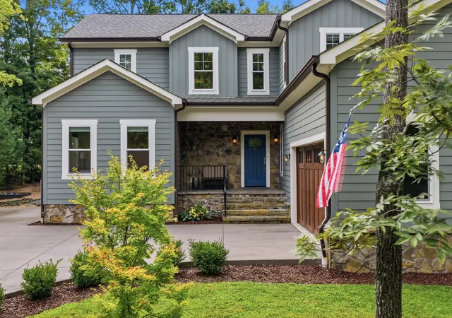 Photo 3 of Single family home for sale at 60 Maggie Blf, Lookout Mountain, GA 30750 | MLS# 1542510 | Listing updated on 2026-09-14