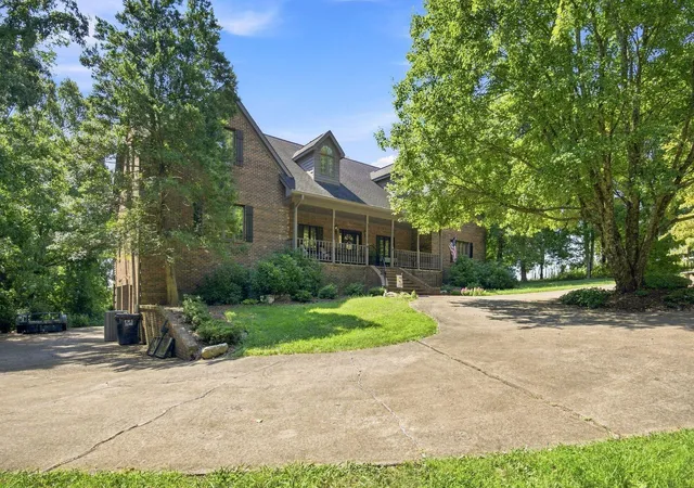 Photo 2 of Sale Pending at 8624 Brow Lake Rd, Soddy Daisy, TN 37379 | MLS# 1542524 | Listing updated on 2026-09-10