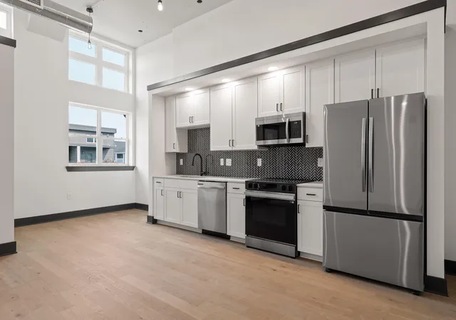Photo 3 of Condo for sale at 2424 E 18th Street #212, Chattanooga, TN 37404 | MLS# 1542531 | Listing updated on 2026-09-10