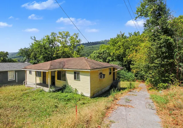 Photo 1 of Single family home for sale at 4511 Balcomb St, Chattanooga, TN 37409 | MLS# 1542765 | Listing updated on 2026-10-22