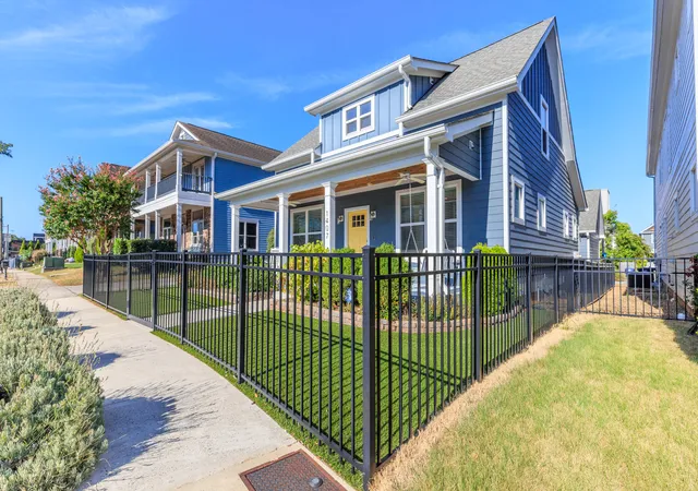 Photo 2 of Sale Pending at 1407 Jefferson St, Chattanooga, TN 37408 | MLS# 1542598 | Listing updated on 2026-09-14