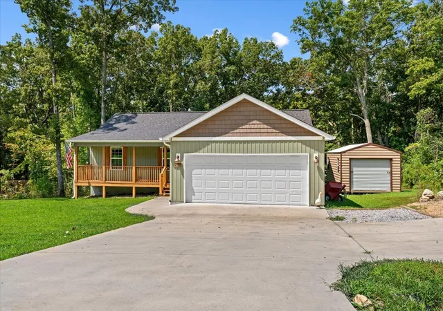 Photo 3 of Single family home for sale at 2704 Quarles Rd, Rocky Face, GA 30740 | MLS# 1542582 | Listing updated on 2026-09-11