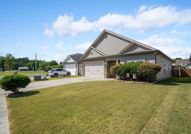 Photo 2 of Single family home for sale at 69 Huntley Meadows Dr, Rossville, GA 30741 | MLS# 1542586 | Listing updated on 2026-09-12