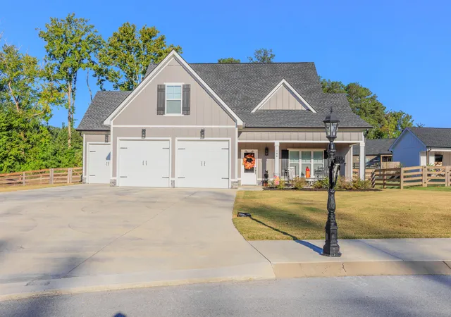 Photo 2 of Single family home for sale at 184 Bridlewood Dr, Ringgold, GA 30736 | MLS# 1542587 | Listing updated on 2026-09-11