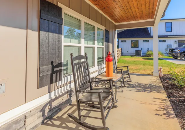 Photo 2 of Single family home for sale at 184 Bridlewood Dr, Ringgold, GA 30736 | MLS# 1542587 | Listing updated on 2026-09-11