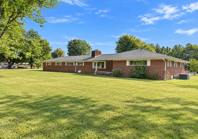 Photo 1 of Single family home for sale at 822 Betsy Pack Dr, Jasper, TN 37347 | MLS# 1542647 | Listing updated on 2026-09-16