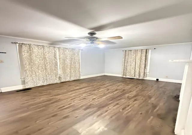 Photo 3 of Single family home for sale at 403 S Cherokee St, La Fayette, GA 30728 | MLS# 1542688 | Listing updated on 2026-10-06