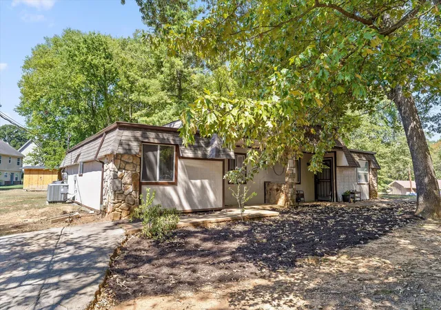 Photo 2 of Multi family home for sale at 5217 Hickory Woods Ln, Hixson, TN 37343 | MLS# 1542635 | Listing updated on 2026-09-11