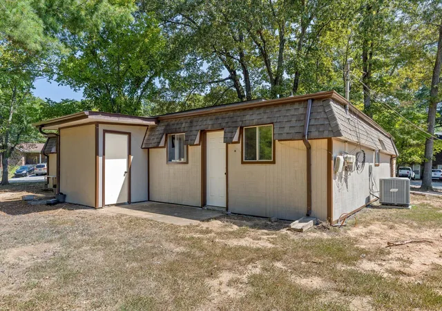 Photo 3 of Sale Pending at 5217 Hickory Woods Ln, Hixson, TN 37343 | MLS# 1542635 | Listing updated on 2026-10-12